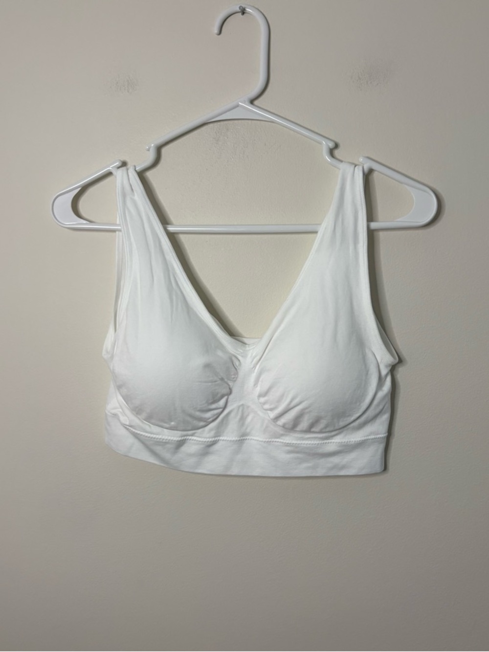 NWOT Women’s XL Seamless White Comfortable Bra